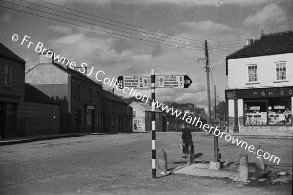 MAIN CROSS ROADS SIGNPOST